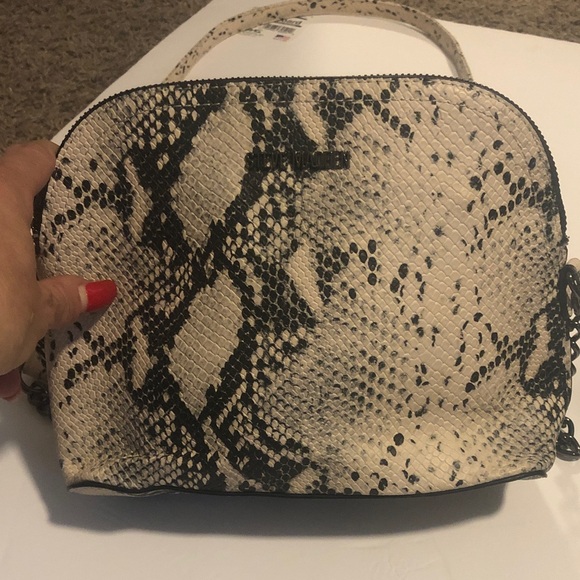 Steve Madden Black and Cream Snakeskin Crossbody Bag - Picture 1 of 6